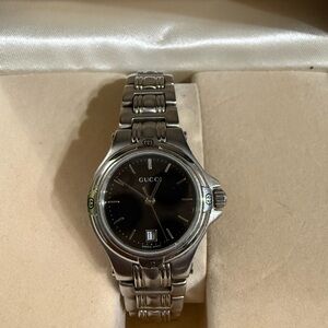 Gucci Metallic Watch with Dark Dial